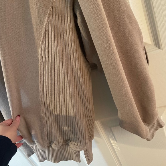 Aerie Tres Chic Keyhole Sweatshirt NWOT - Picture 9 of 15